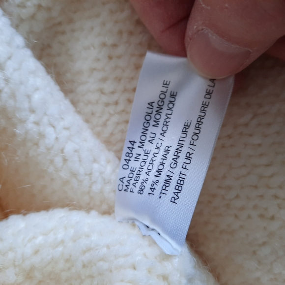 Vintage cream sweater with mohair and fur trim - Picture 8 of 8